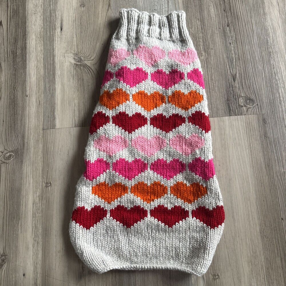 Chilly Dog Handmade 100% Wool Dog Sweater Cable Knit Heart Design Medium